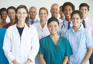 Kinesiologe arbeitet im Team