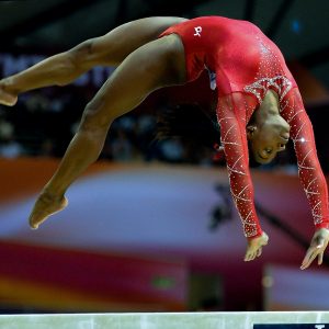 gymnast, der kræver fleksibilitet for at præstere