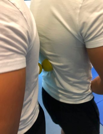 tennisbold som behandling for at løsne muskler