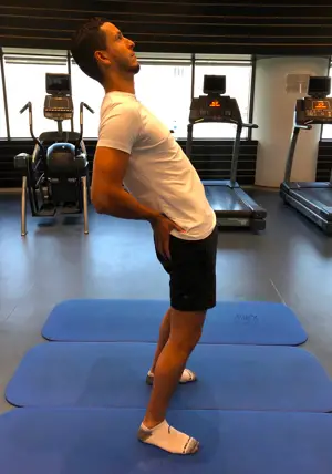 Stehende Lumbalextension