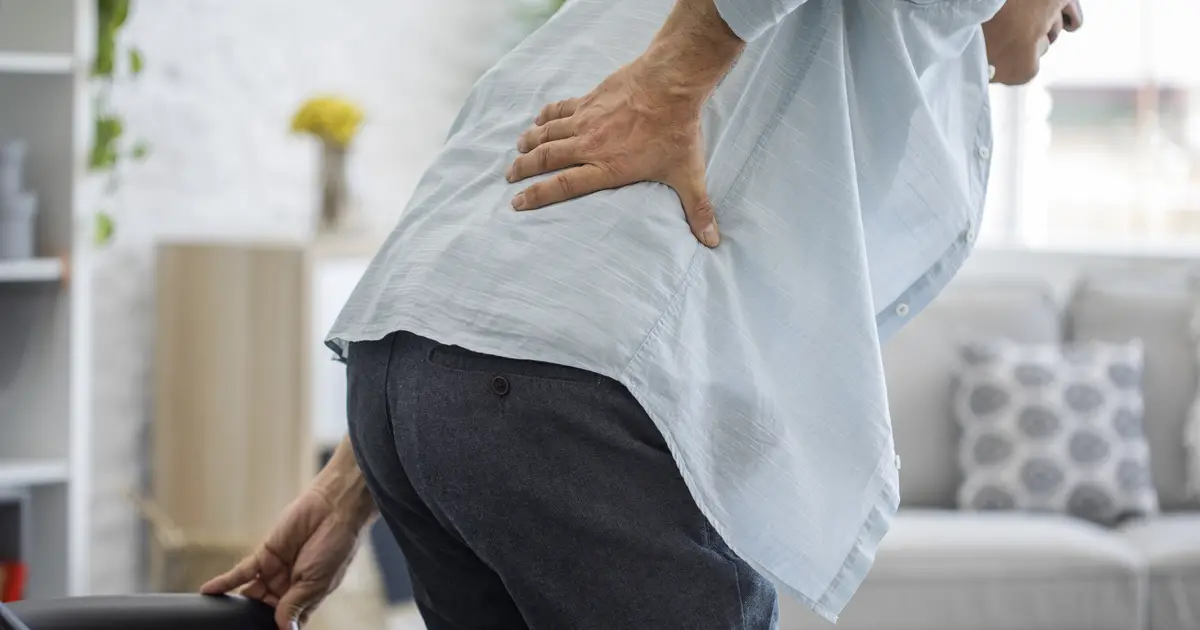 Dor nas costas após uma prótese de quadril: qual conexão?