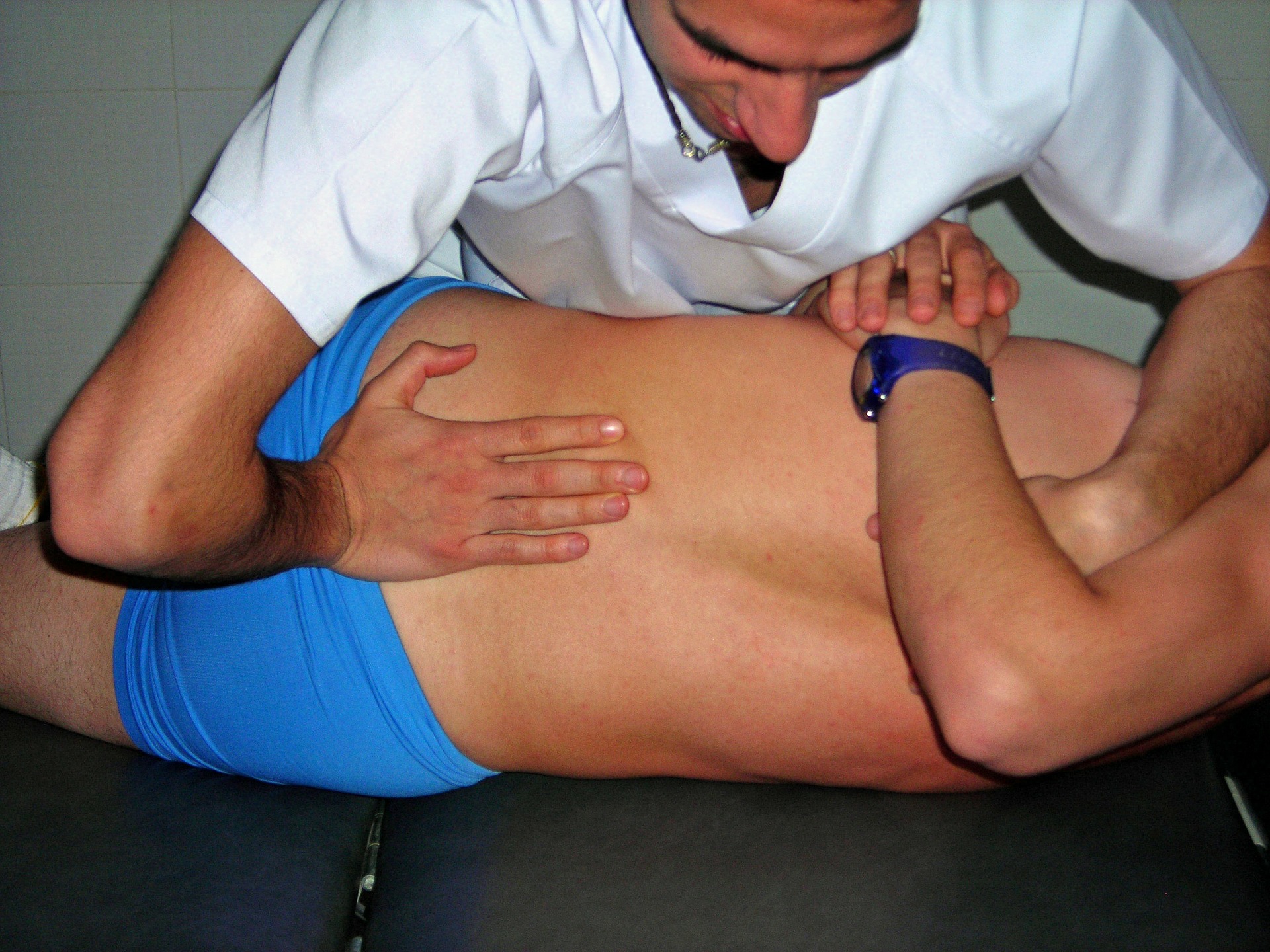 Lumbar sprain and osteopathy: Effective?