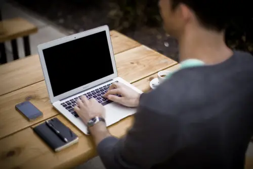 Körperhaltung am Computer