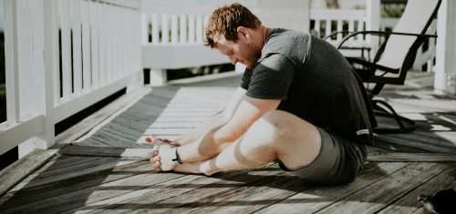 Uma pessoa se exercita para esportes